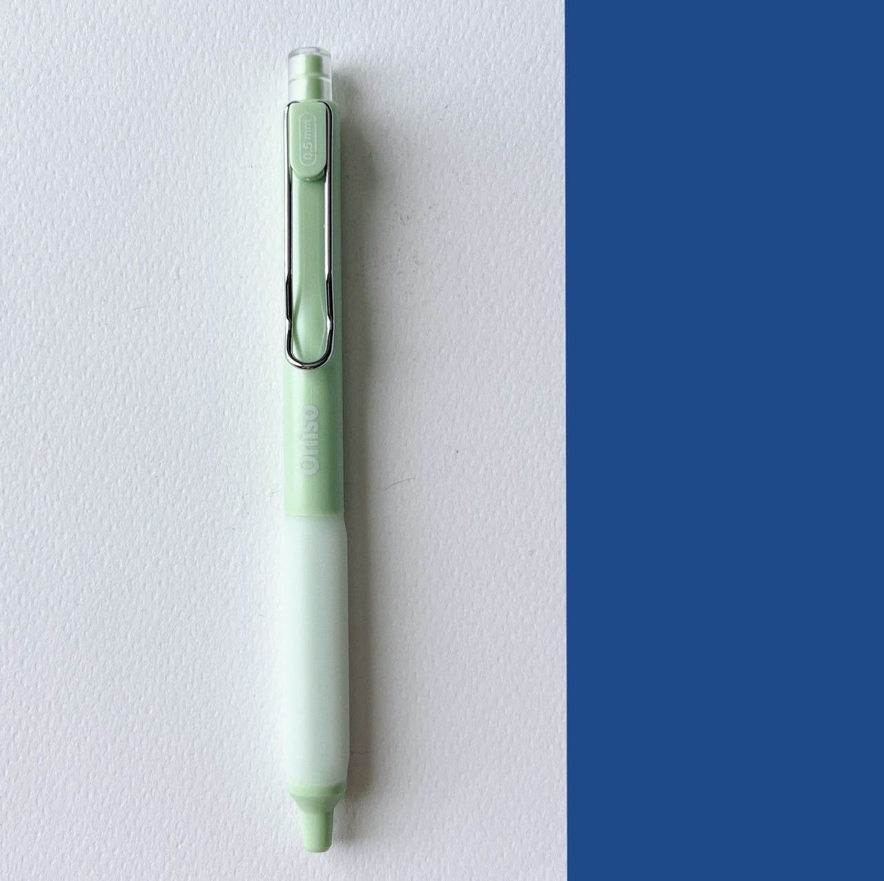 ปากกาเจลหัวลูกลื่น 2 ชั้น Oniso Gel Pen 0.5 MM ปากกาเจลแห้งไว รุ่น 9133 กับ Oniso Cosy