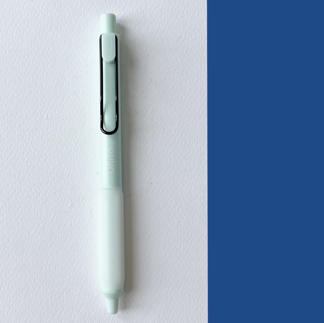 ปากกาเจลหัวลูกลื่น 2 ชั้น Oniso Gel Pen 0.5 MM ปากกาเจลแห้งไว รุ่น 9133 กับ Oniso Cosy