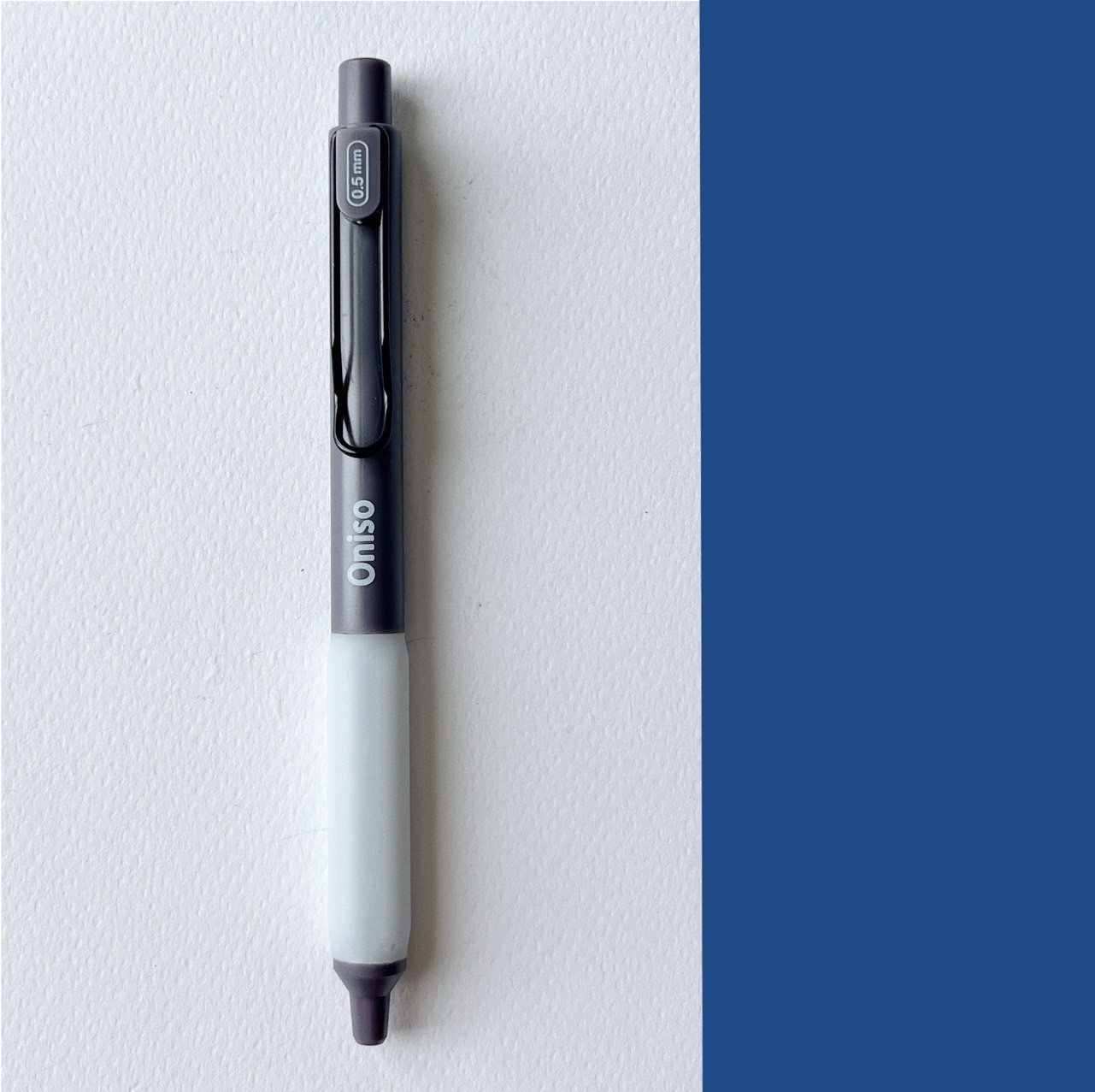 ปากกาเจลหัวลูกลื่น 2 ชั้น Oniso Gel Pen 0.5 MM ปากกาเจลแห้งไว รุ่น 9133 กับ Oniso Cosy
