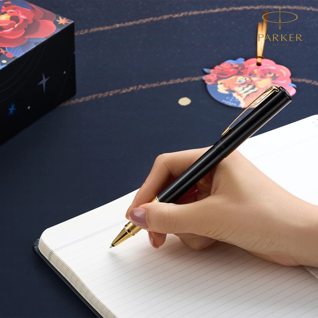 Parker Tiger Sniffs Rose Gift Set Series Vector XL Rollerball Pen ปากกาปาร์คเกอร์ เซ็ทเสือกุหลาบ